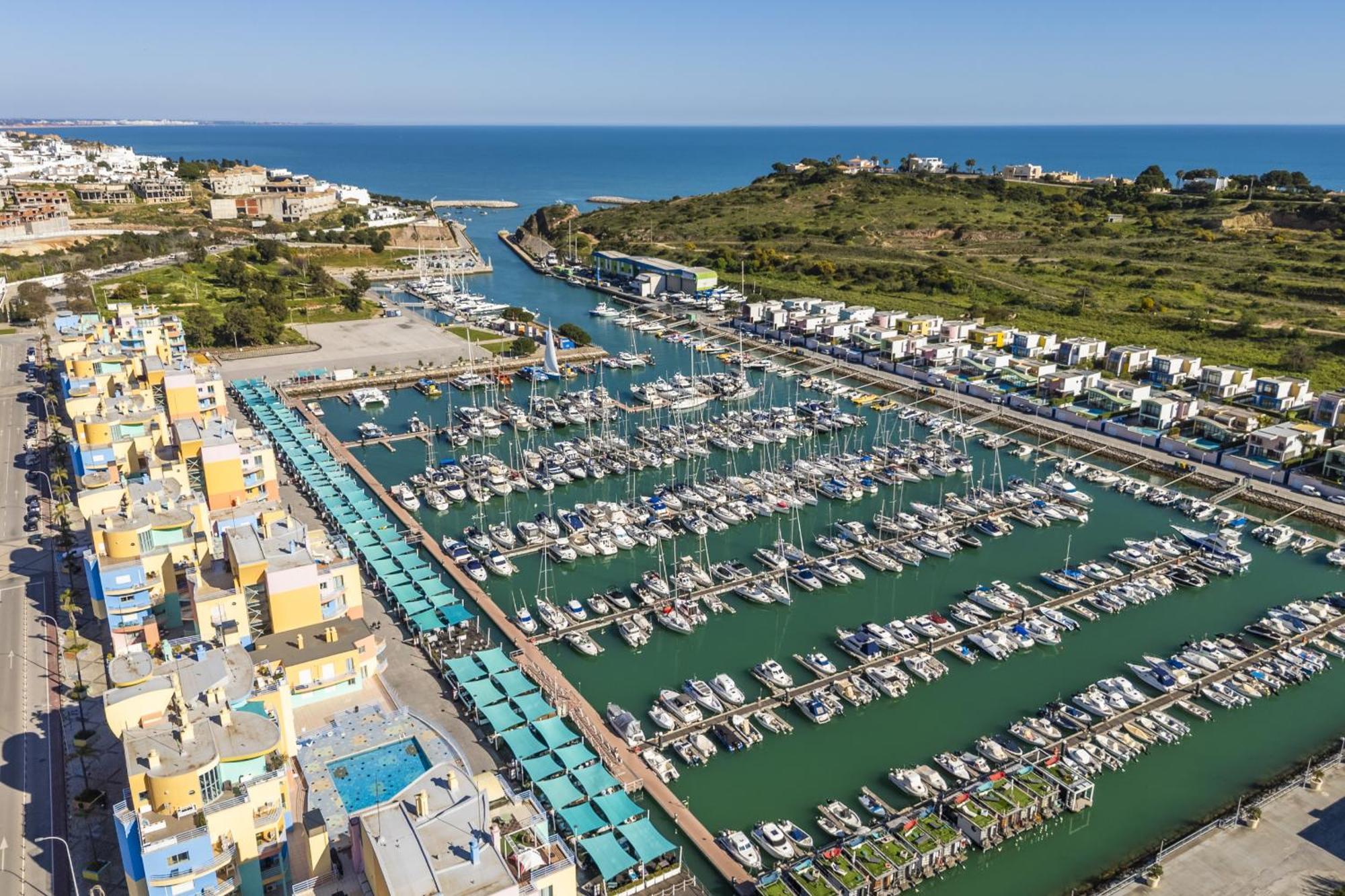 Marina Breeze Apartment With Pool - 900M From The Beach Албуфейра Екстер'єр фото